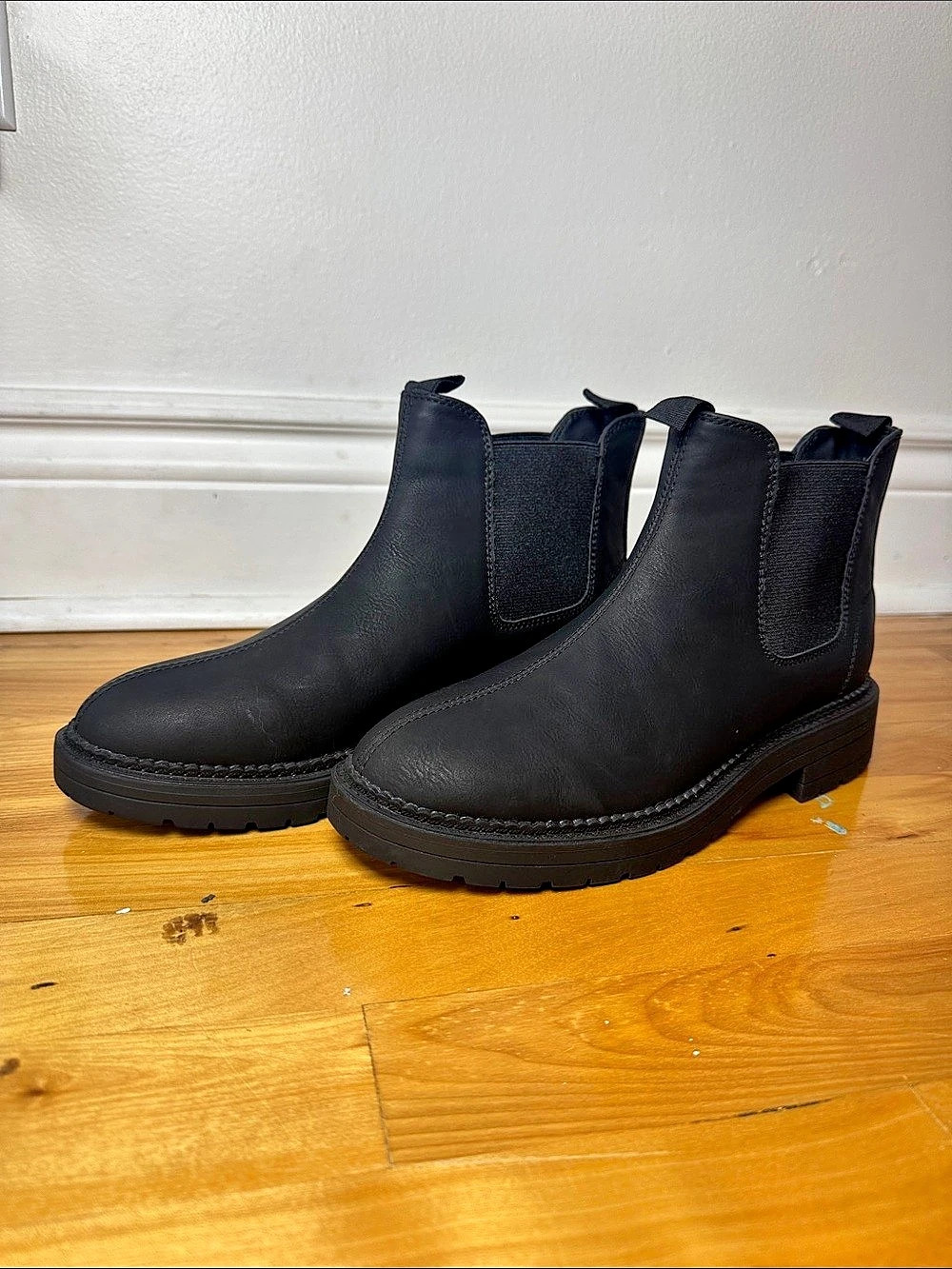 Black Chelsea Ankle Boots US 9 Like New